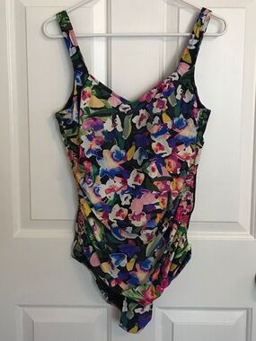 Maxine Of Hollywood Minimizer Tummy Control Girl Leg Side Shirred Swimsuit Sz 16
